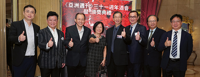 華柏恩視覺研究中心全球業務發展總監陳家偉（右四）及團隊
